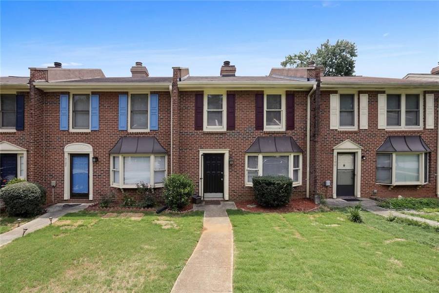 6104 Queen Anne CT, Norcross, GA 30093