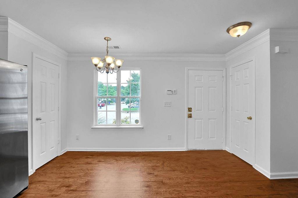 Atlanta, GA 30331,881 Crestwell CIR SW