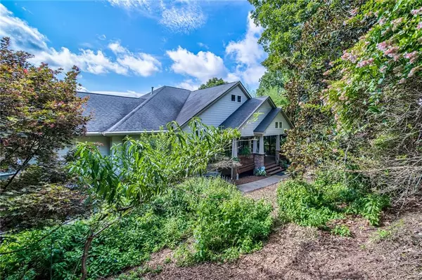 Waleska, GA 30183,180 Corner Oak CT