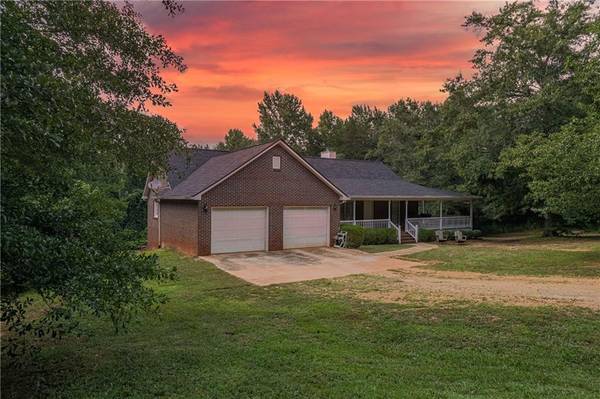 446 Tracy DR, Lavonia, GA 30553