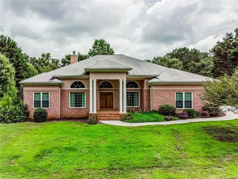 400 Sky Mountain LN, Canton, GA 30115