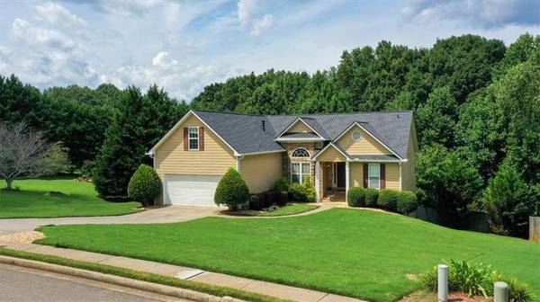 8925 PLANTATION BEND TRL, Gainesville, GA 30506