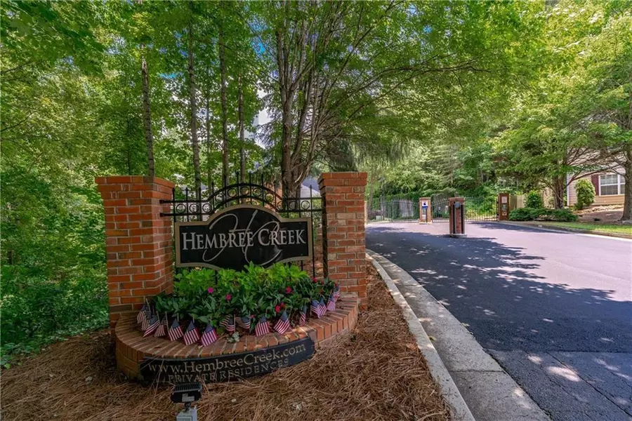 112 Streamside DR, Roswell, GA 30076