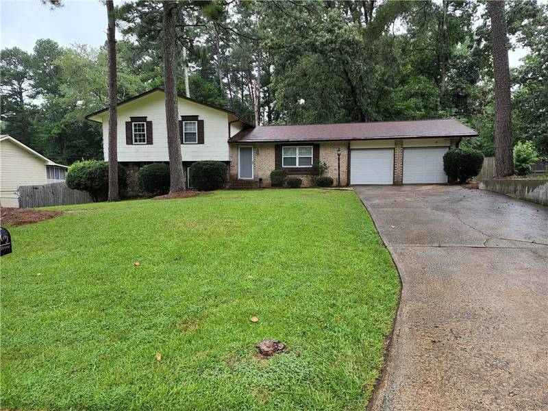 2073 Campfire Dr, Riverdale, GA 30296