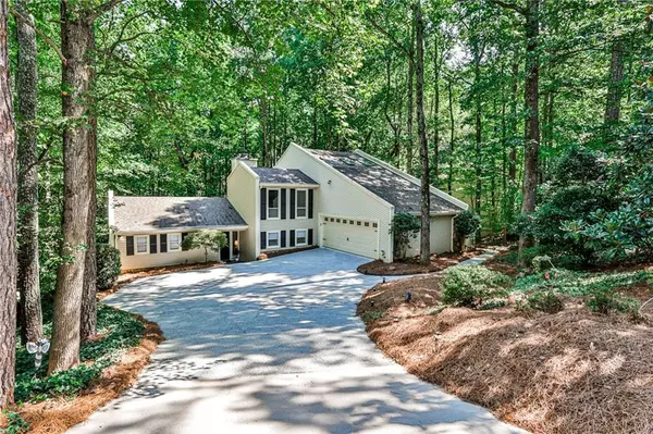 110 Mount Shasta LN, Alpharetta, GA 30022