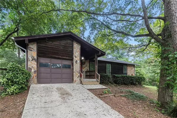 1760 Little Fawn TRL NW, Conyers, GA 30012