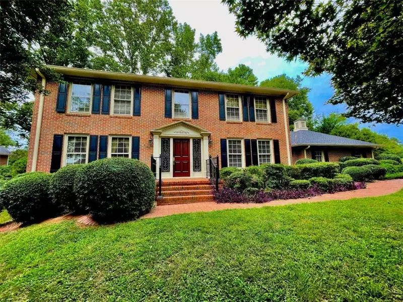 108 Woodlake DR, Gainesville, GA 30506