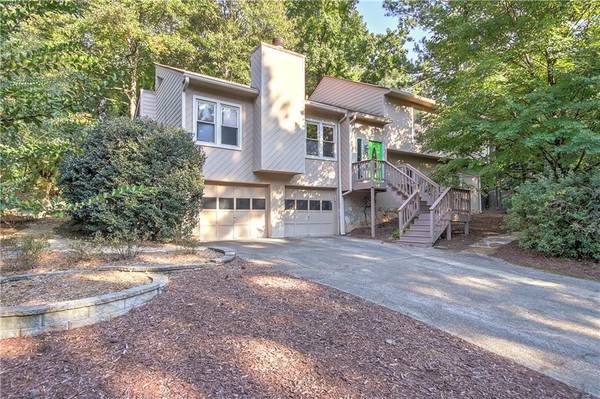 550 Ridgemont DR, Roswell, GA 30076