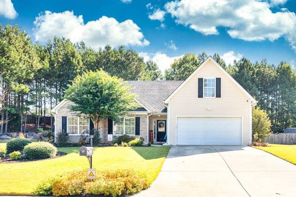 915 Tucker LN, Loganville, GA 30052