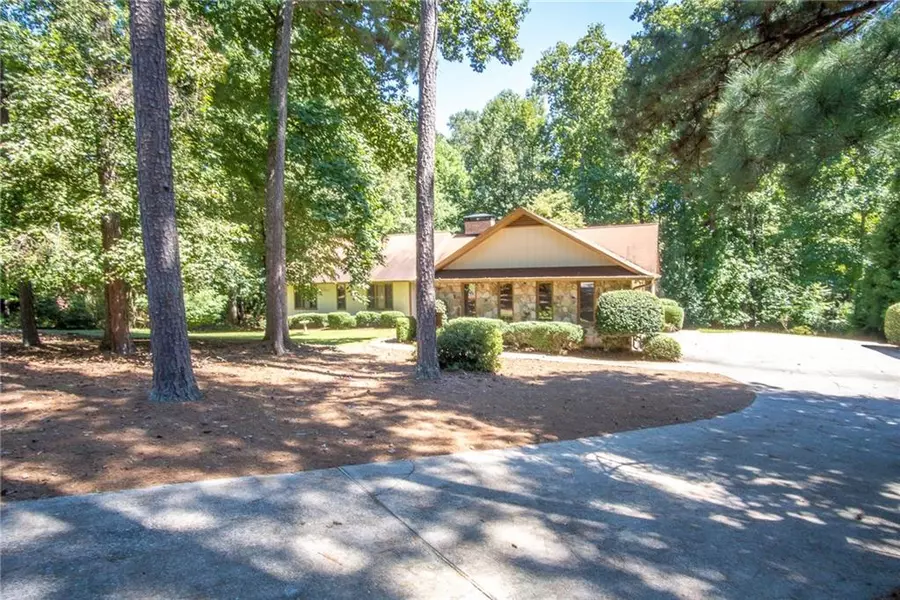 11385 West RD, Roswell, GA 30075