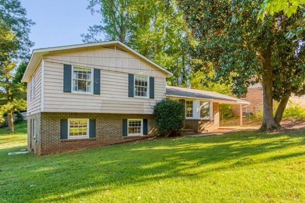 393 Dan PL SE, Smyrna, GA 30082