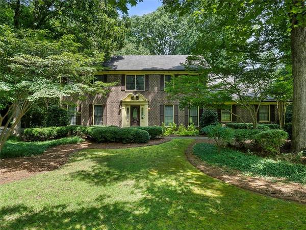 2342 Fenhurst PL, Dunwoody, GA 30338