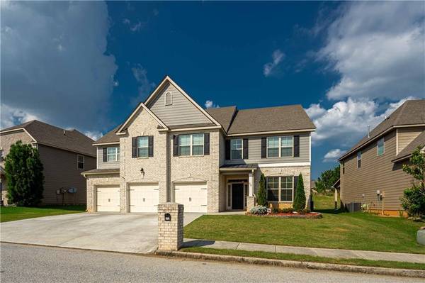 512 Georgia CIR, Loganville, GA 30052