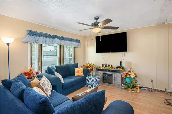 Peachtree City, GA 30269,102 Grenoble RD