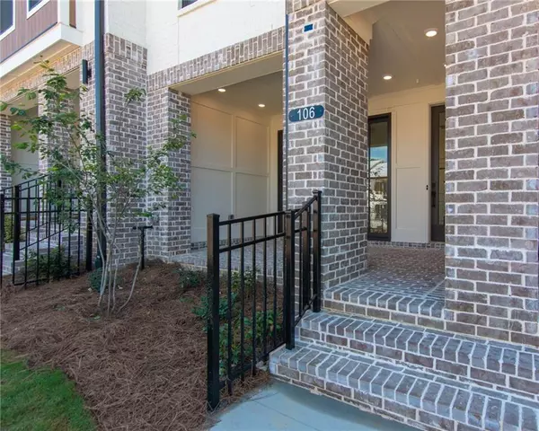 Alpharetta, GA 30022,215 Downing DR #83