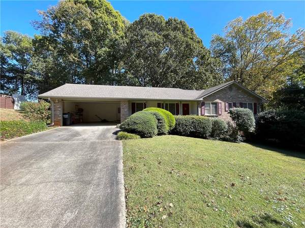 496 Castleaire DR, Stone Mountain, GA 30087