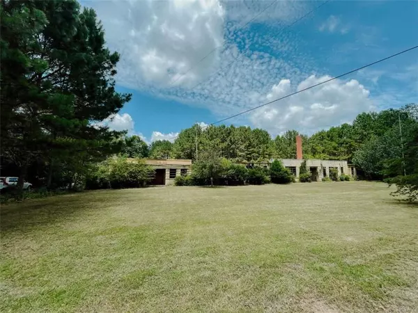 303 College ST, Lagrange, GA 30241