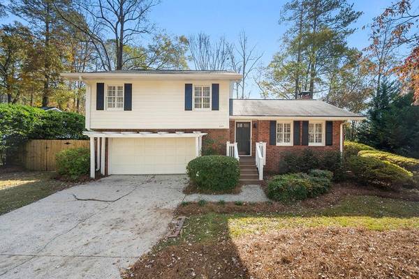 230 Windflower TRCE, Roswell, GA 30075