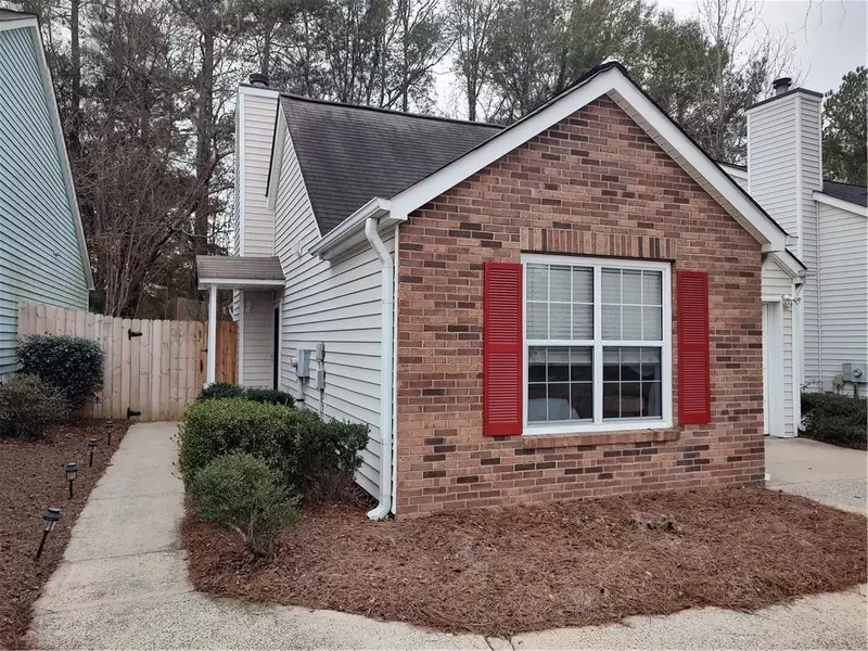 2712 Highland RDG, Kennesaw, GA 30152