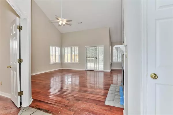 Marietta, GA 30062,888 Halston CT