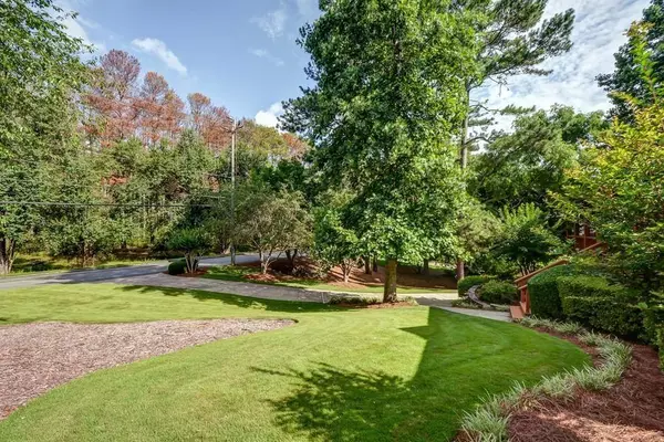 Roswell, GA 30075,10215 Shallowford RD