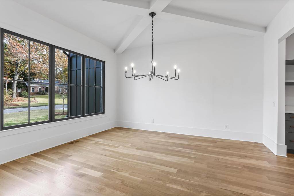 Sandy Springs, GA 30328,5895 Riverwood DR