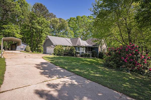 255 Oak Leaf DR,  Stockbridge,  GA 30281