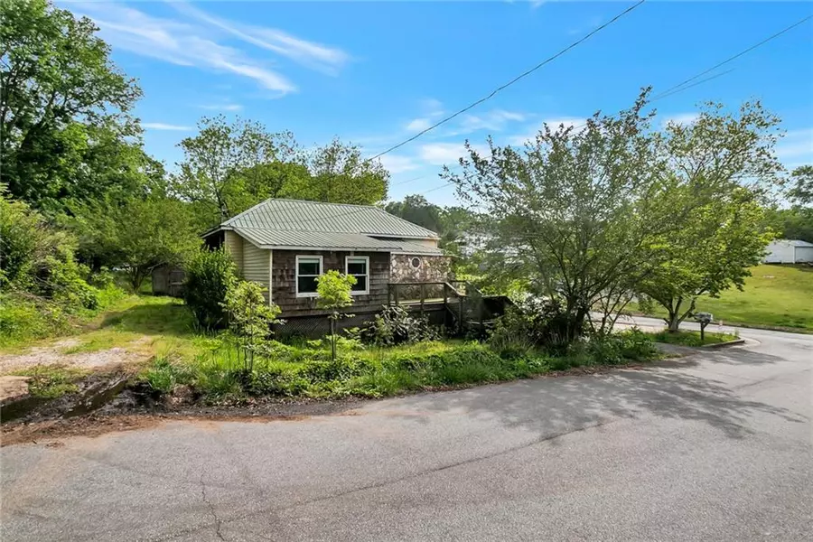 1585 Church ST NE, Conyers, GA 30012