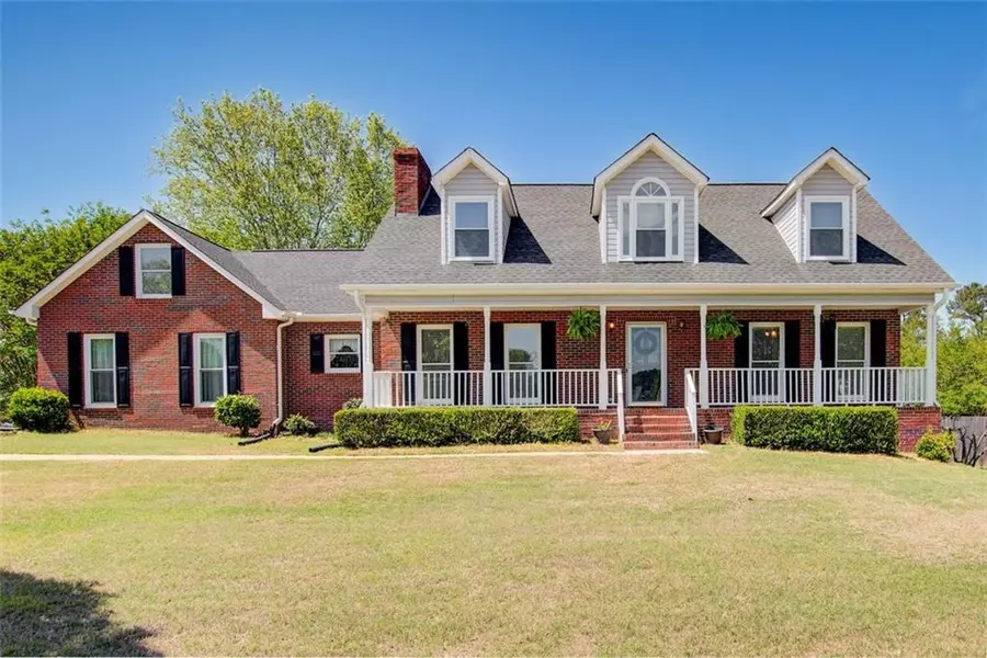 5425 MCCULLERS LN, Loganville, GA 30052