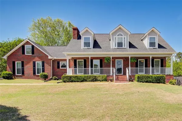 5425 MCCULLERS LN, Loganville, GA 30052