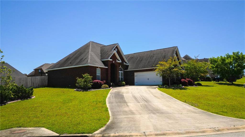 214 Charlotte DR, Bonaire, GA 31005