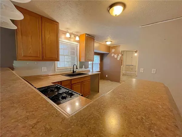 Marietta, GA 30008,2580 Creekview DR SW