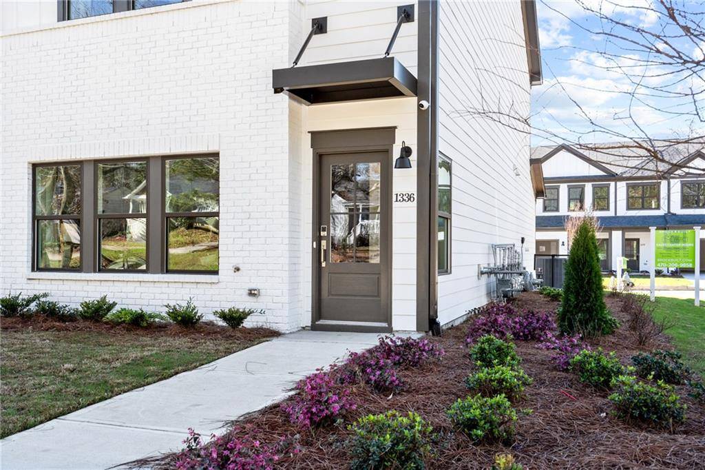 Atlanta, GA 30316,2422 Lakeshore LN #34