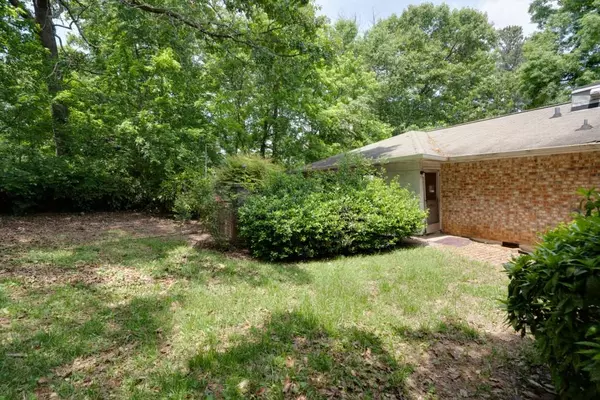 Marietta, GA 30060,1041 Pair RD