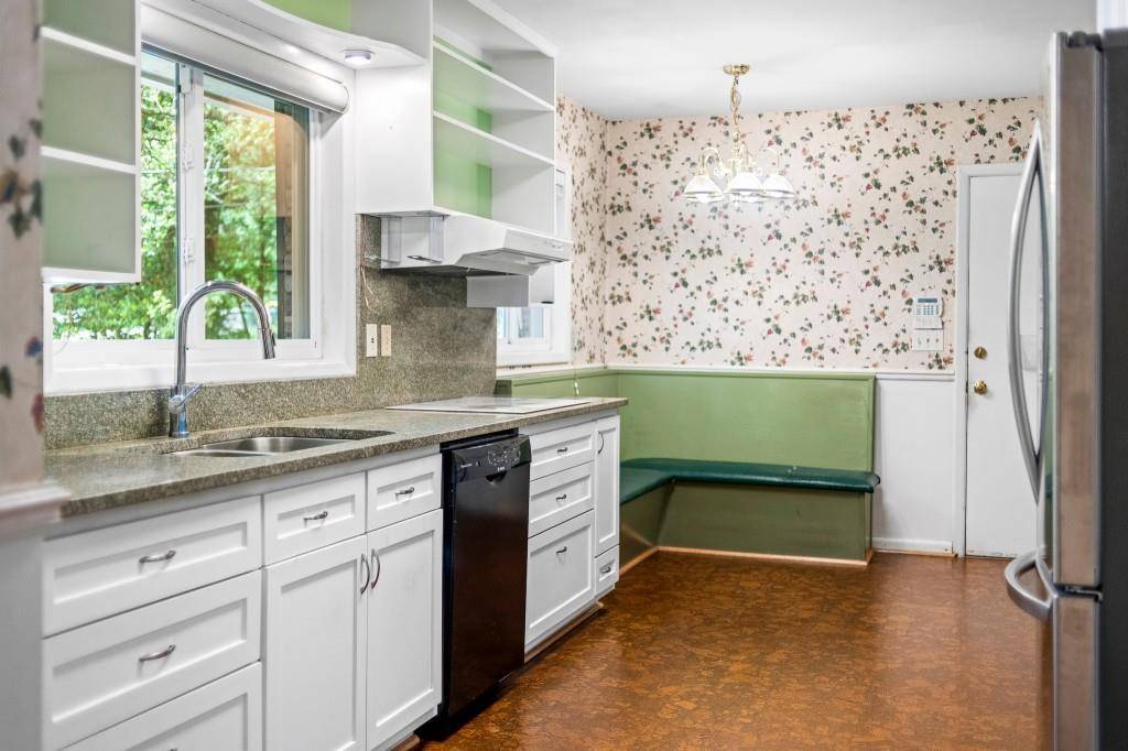 Sandy Springs, GA 30328,6029 Kayron DR