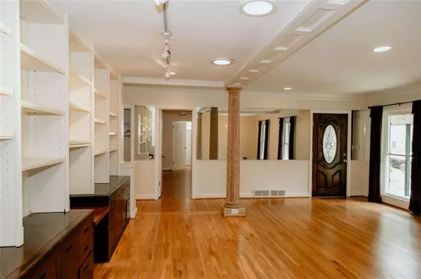 Atlanta, GA 30345,2362 Greenglade RD