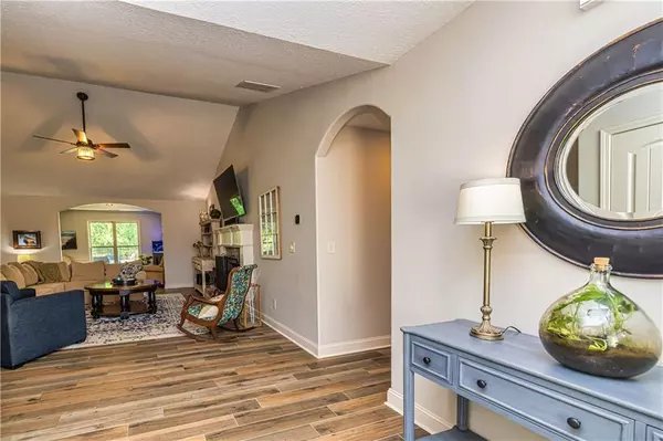 Hoschton, GA 30548,472 Logans WAY