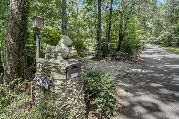 Atlanta, GA 30327,4787 Riverview RD