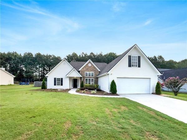 917 Tucker LN, Loganville, GA 30052