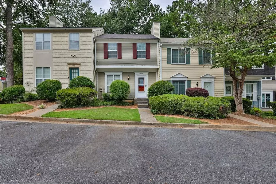 1202 Wedgewood CT, Sandy Springs, GA 30350