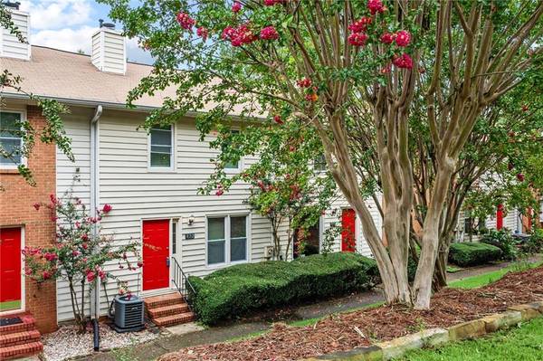 432 High Creek TRCE, Roswell, GA 30076