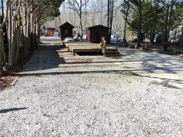 496 Hidden Valley RD, Cleveland, GA 30528