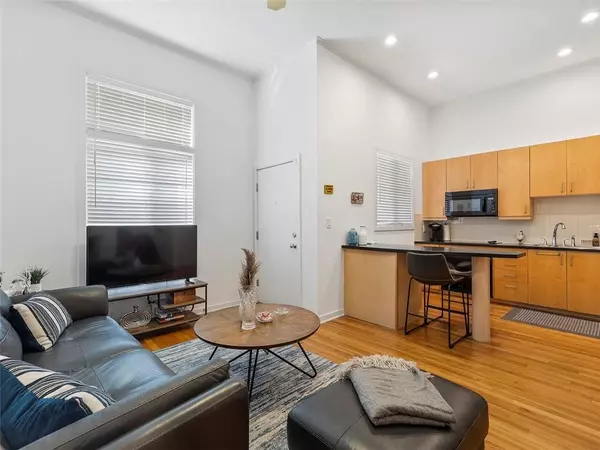 Atlanta, GA 30318,401 10th ST NW #B106