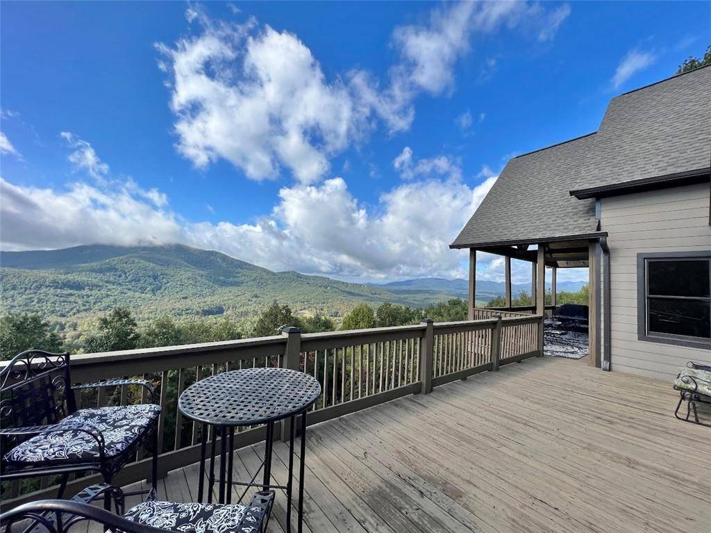 936 Starlight DR, Sautee Nacoochee, GA 30571