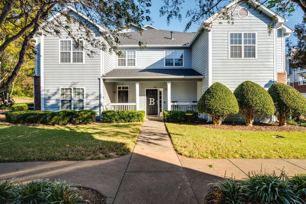 1303 Vinings Forest LN SE, Smyrna, GA 30080