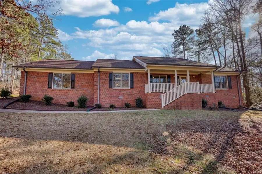 379 Clyde Ct, Mcdonough, GA 30252