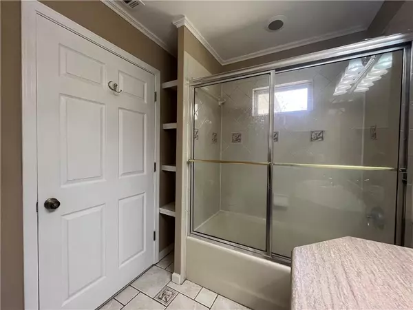 Sharpsburg, GA 30277,888 Clearwater RD