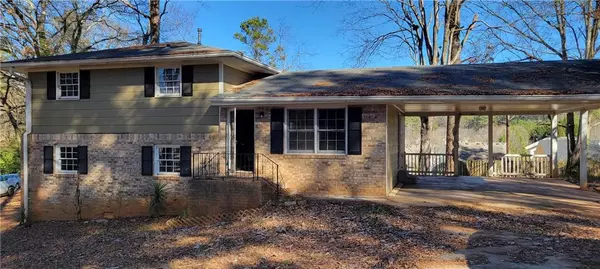 1614 Pine CIR, Lawrenceville, GA 30044