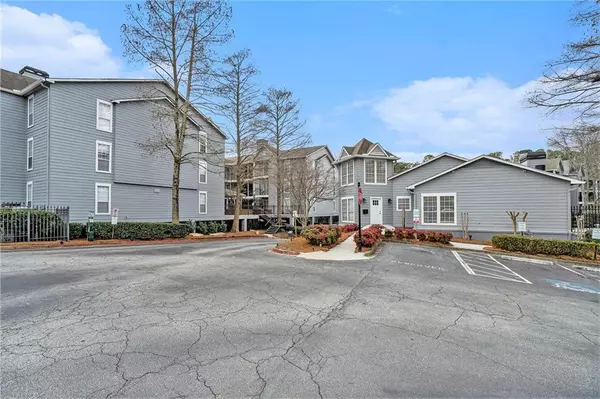 Sandy Springs, GA 30328,216 Granville CT