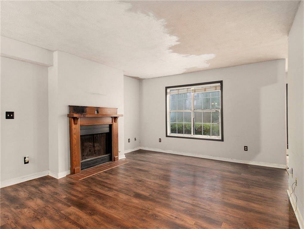 Peachtree Corners, GA 30092,201 Glenleaf DR